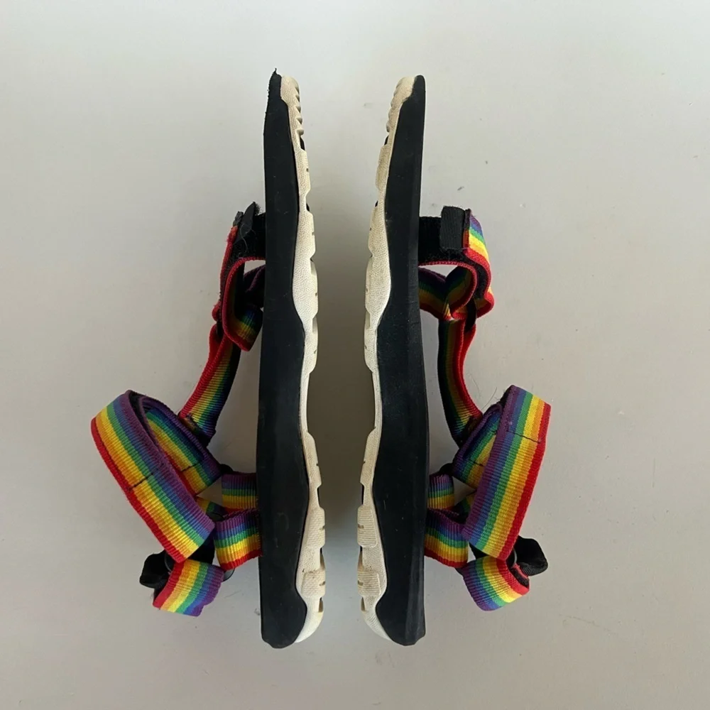 Teva Kid's Unisex Hurricane Xlt 2 Sandals Water Shoes, Rainbow and Black, size 3